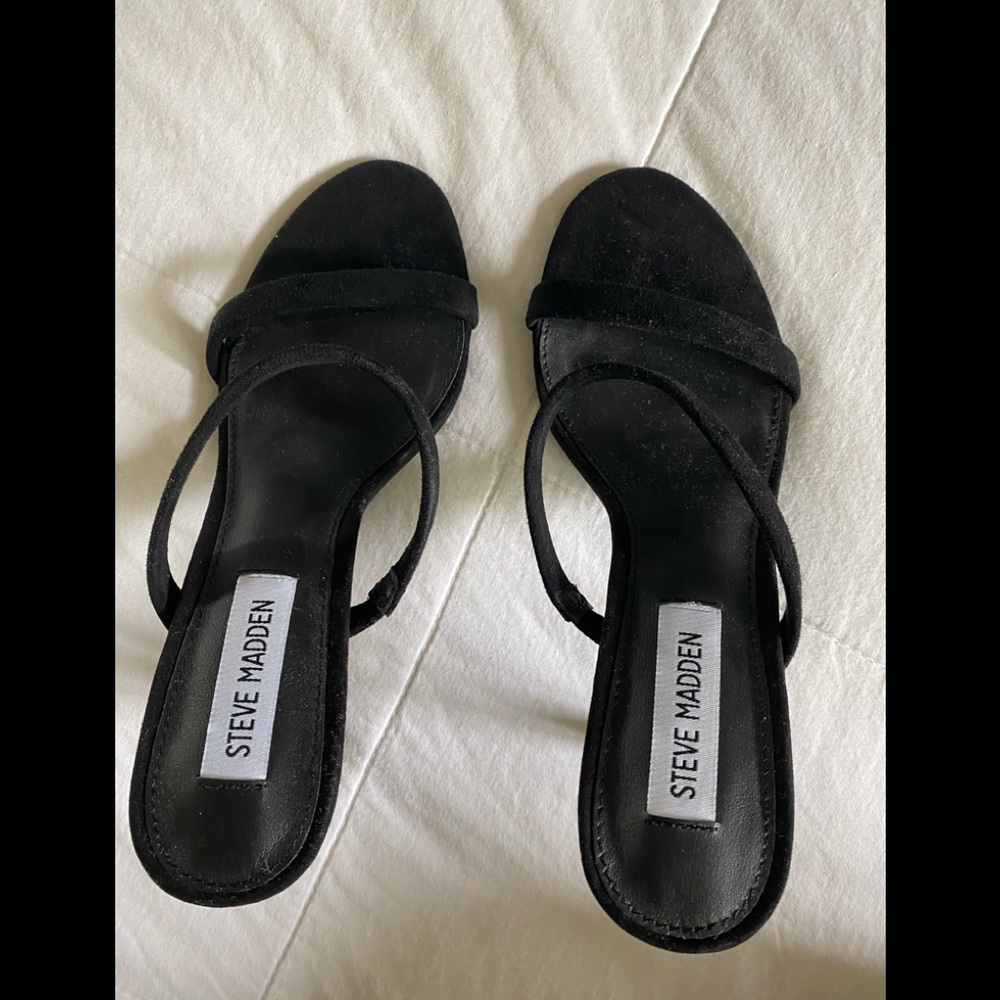 Steve Madden black slides
